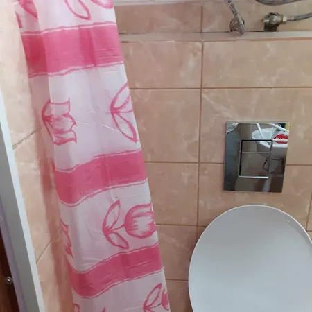 Апартамент самостоятелна малка